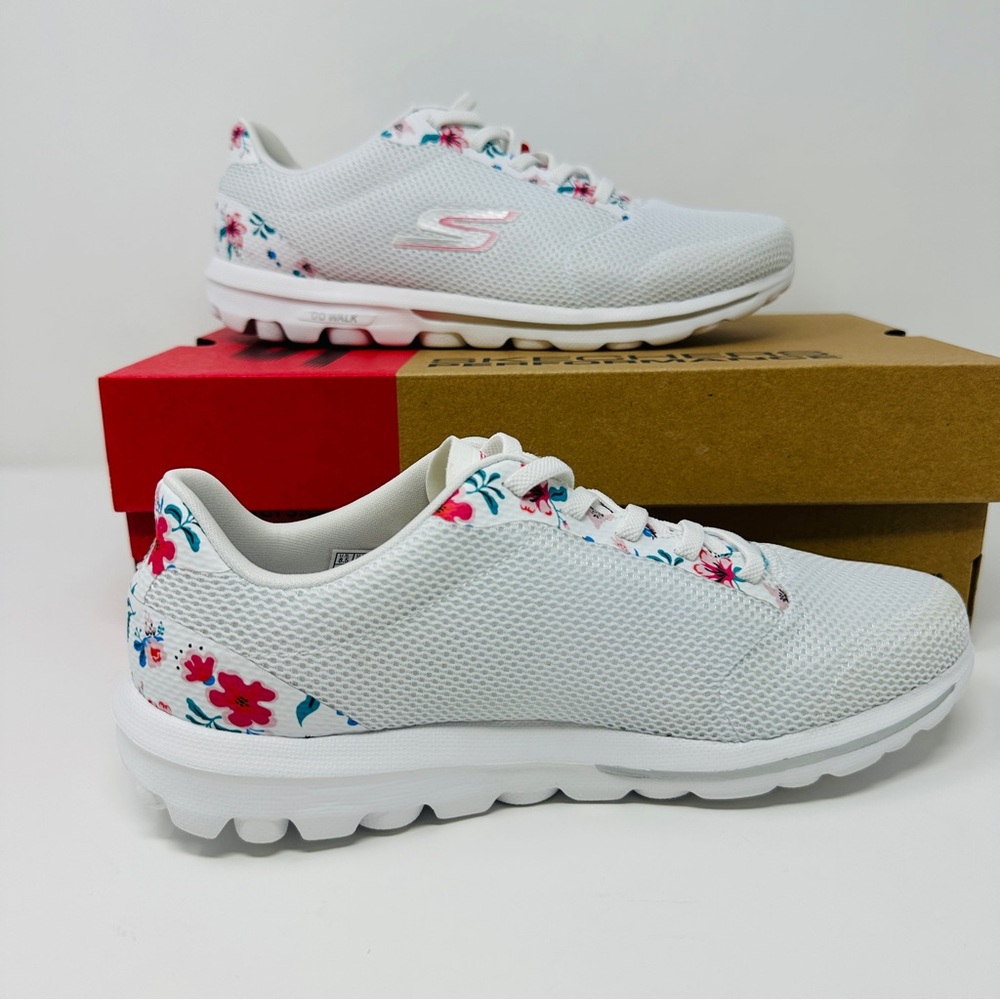 Skechers GOwalk Classic floral print washable bungee sneakers women's 8.5